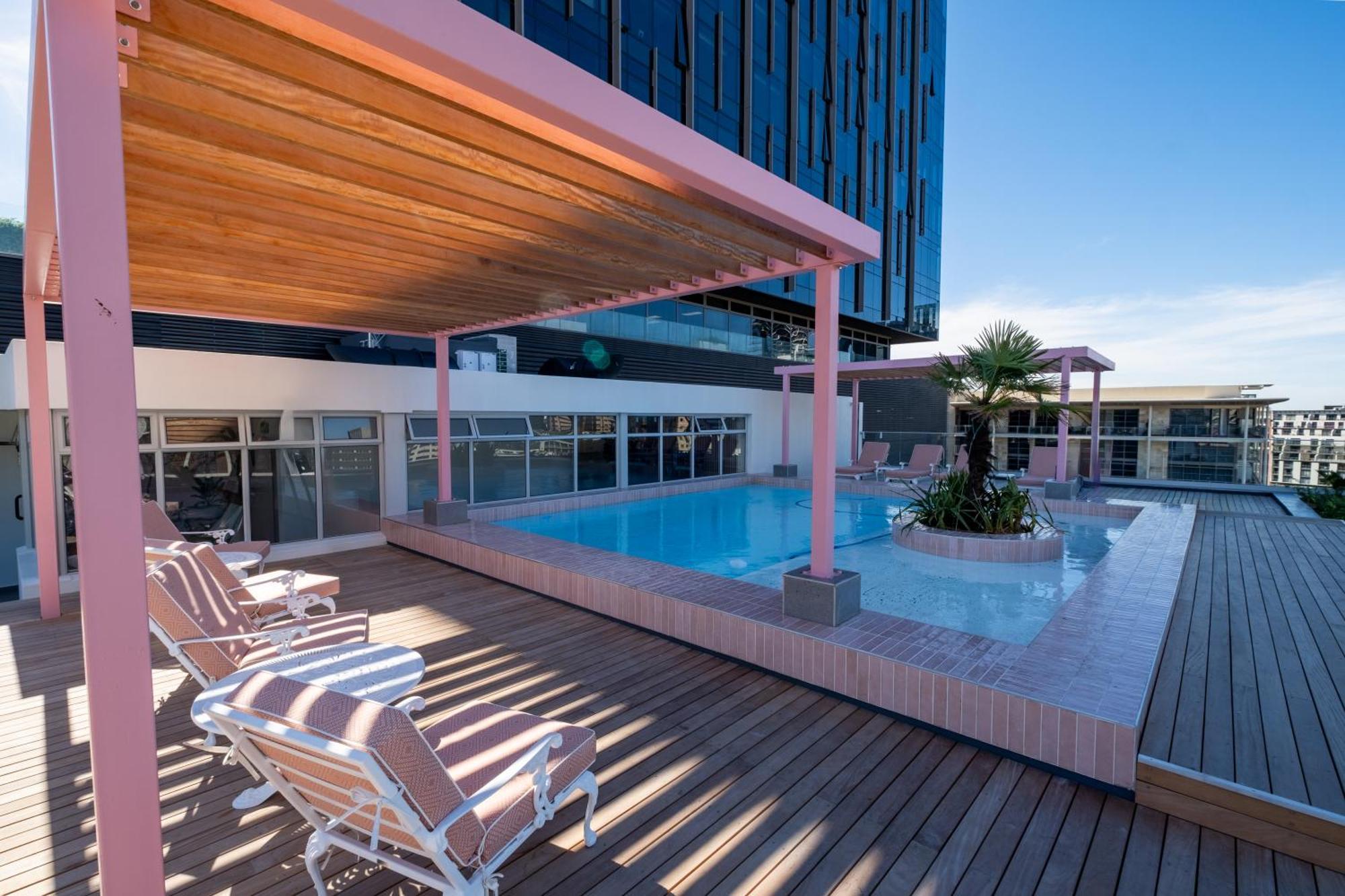 Apartment The Rose 701: Floor Aprt With Balcony