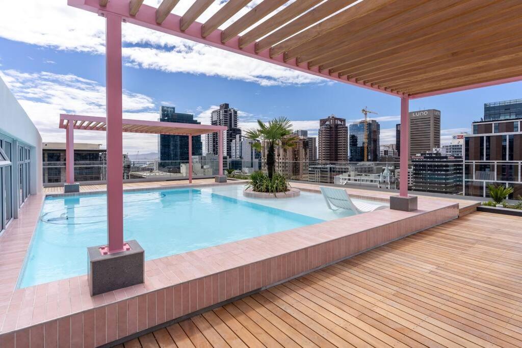 Apartment The Rose 701: Floor Aprt With Balcony *
