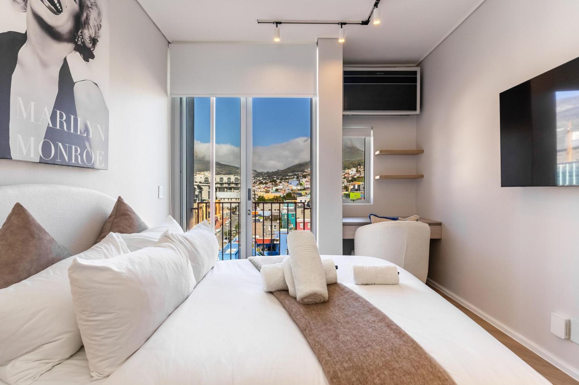 Apartment The Rose 701: Floor Aprt With Balcony